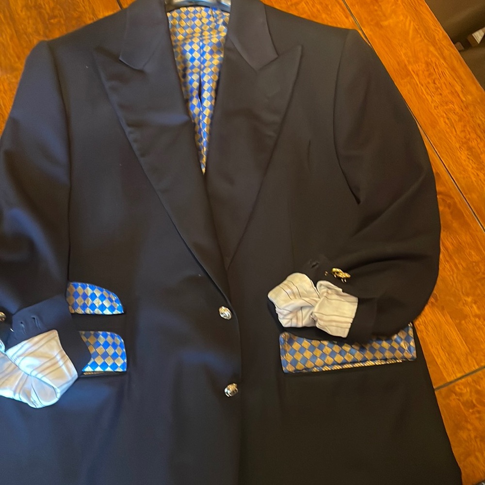 Domenico Spano navy blazer, 46R, peak lapels, surgeon sleeves, ticket pocket